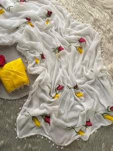 Hermoso Sari de Georgette con Estampado Floral y Borde de Cuentas, Fabricante de Moda Femenina de la India a la Tarifa Más Baja - Product Image 2