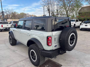 Ford Bronco Outer Banks Advanced 2023 Usado en Excelentes Condiciones - Product Image 2