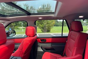 Toyota Sequoia TRD Pro 2023, Motor V6 Twin-Turbo, Tracción en las Cuatro Ruedas, Interior Rojo, Faros LED, Techo Panorámico, Bajo Kilometraje - Product Image 5