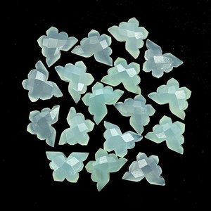 Aqua Calcedonia mariposa tallada piedra preciosa cuentas sueltas mariposa de cristal Natural tallado a mano para la fabricación de joyas collar - Product Image 3