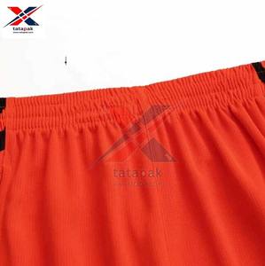 Ensemble de maillots de basket-ball haute performance Équipement d'équipe respirant pour jeunes adultes Meilleure vente directe d'usine Toutes les tailles Couleurs Meilleur prix - Product Image 5