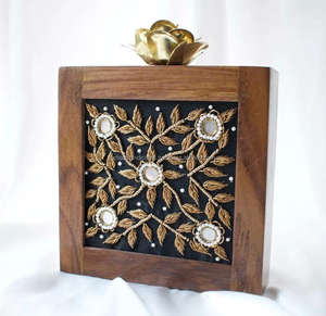 Diseñador hecho a mano de lujo artesanías de madera embrague de noche para las mujeres para la boda ocasiones especiales fabricados en la India a un precio - Product Image 1