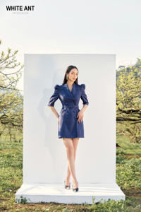 Vestido de manga abullonada de algodón orgánico de alta moda para mujer, vestido elegante para mujer, vestidos con cuello de solapa azul con cinturón hecho en Vietnam - Product Image 5