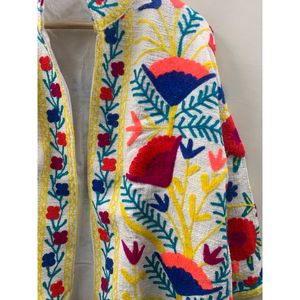 Veste réversible en coton The Poppy Garden, ivoire et motif fleurs sauvages, col montant, vêtement d'extérieur fini pour les saisons printemps et automne - Product Image 2