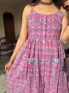 Nouvelle robe débardeur courte vintage en dentelle imprimée pour filles, style traditionnel 2024 - Product Image 5