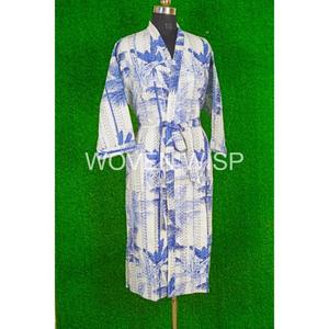 Venta al por mayor de algodón hecho a mano de las mujeres con estampado floral acolchado con cuello en V Kimono chaqueta transpirable tejido de ganchillo en relieve patrón de encaje - Product Image 5