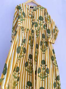 Kyra ชุดเดรสมิดิของผู้หญิงชุดเดรสพิมพ์ลายดอกไม้หรูหราสำหรับฤดูร้อนชุดเดรสผ้าคอตตอนเนื้อนุ่มลำลองสายสั้นของขวัญสำหรับคนที่คุณรัก - Product Image 5