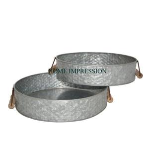 Juego de 2 bandejas de servicio de metal galvanizado rústico bandeja de comida decorativa redonda hecha a mano con asas de base de cuerda para utensilios de cocina - Product Image 4
