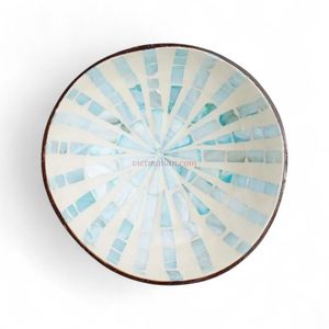 Tazón de Cáscara de Coco Estilo Bohemio con Incrustaciones de Nácar, Artesanía Natural Hecha a Mano para Mesa de Comedor, de Vietnam - Product Image 3