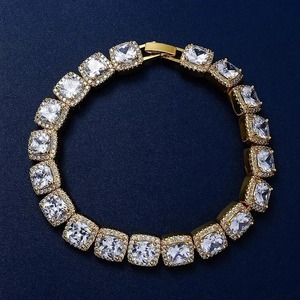 Pulsera de tenis de diamantes con corte de cojín de plata chapada en oro amarillo con piedras simuladas brillantes Pulsera elegante de lujo - Product Image 4