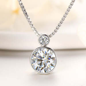 Collier pendentif en argent sterling avec chaîne en boîte à maillons, moissanite ronde taille brillant de 8 mm, 2 carats, 3 mm, double sertissage, tendance pour femmes - Product Image 2