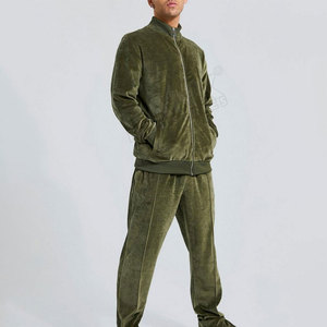 ชุดวอร์มกำมะหยี่ผู้ชายจากโรงงาน รับผลิตตามแบบ พร้อมสกรีนโลโก้ OEM ODM เสื้อฮู้ดดี้ กางเกงจ็อกเกอร์ ทรงเข้ารูป ดีไซน์สำหรับใส่ลำลอง - Product Image 4