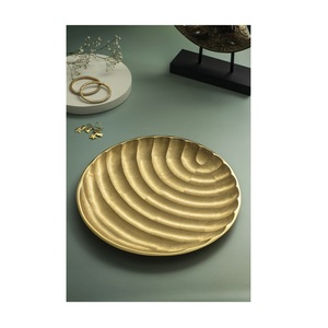 Plateau de service en aluminium plaqué or de conception faite à la main sans poignées Plateau de service de forme ronde - Product Image 1
