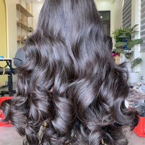 Perruque frontale en dentelle ondulée à alignement complet cheveux humains vietnamiens bruts 100% vrais cheveux de l'usine vietnamienne 8-32 pouces couleur naturelle - Product Image 1