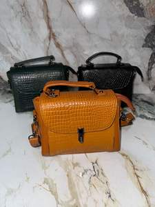 Bolso bandolera Vintage para mujer estilo cocodrilo de cuero genuino con botón de cierre de cremallera y decoración de cadena con ODM OEM - Product Image 2