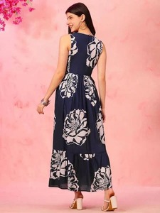 Robe maxi en coton imprimé à la main en Inde pour la mariée Cadeau de mariage Impression florale estivale Col en V doux Sans manches Écologique - Product Image 3