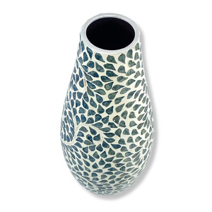 Vase en mosaïque bleue fait main, vase élégant et haut en nacre pour le salon, l'entrée, l'hôtel ou la décoration intérieure de bureau - Product Image 2