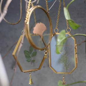 กรอบรูปติดผนังขนาดเล็ก ตกแต่งด้วยกระจกใส ขอบสีทอง พร้อมสายโซ่ทอง ราคาถูก สำหรับใส่ดอกไม้แห้งหรือรูปภาพ - Product Image 5