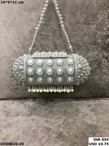 Pochette de soirée en métal avec pierre de cristal de luxe fabriquée à la main pour les femmes sac à main élégant en fer pour les mariages et les fêtes - Product Image 4