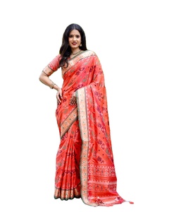 Sarees lụa rất đẹp với đường viền karachi và Sari tương phản với trọng lượng mềm và nhẹ