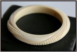 Brazalete con forma de bocadillo de cuerno elegante brazalete de hueso con pulsera de cuerno para venta al por mayor Venta caliente cuerno antiguo joyería de mano - Product Image 2