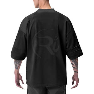Camiseta de malla de gran tamaño con cuello en V unisex con tela de secado rápido y camiseta de malla de gran tamaño suave y cómoda - Product Image 4
