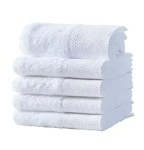 Serviettes de bain en coton de luxe avec broderie de logo personnalisé serviettes de bain 100otton serviette de bain d'hôtel prix bas