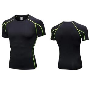 T-shirts de compression de gymnastique pour hommes de haute qualité 80% Poly 20% Spandex 100% coton couleurs unies à manches courtes fabriqués au Pakistan - Product Image 2