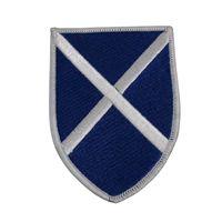 Ceci est un patch brodé du drapeau écossais, également connu sous le nom de Saltire ou de la Croix de Saint-Andrew.