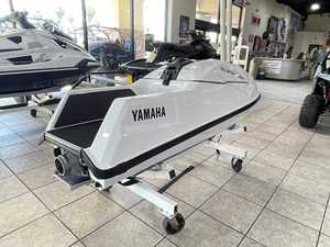 El Mejor Jet Ski Yamaha Waverunner SuperJet 2025, Nuevo, Material de Fibra de Vidrio, Motor de 2 Tiempos, 3 Cilindros, 1100CC, 115-150HP, 50km/h - Product Image 2