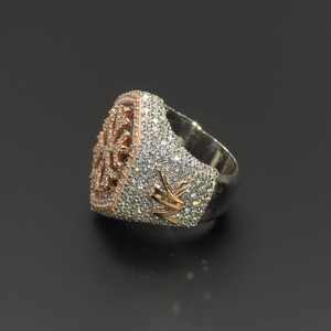 Anillo Cruzado de Plata de Ley 925 con Diamantes Moissanite VVS que Pasan el Test de Diamantes, Estilo Hip Hop, Personalizado y con Incrustaciones de Diamantes - Product Image 2