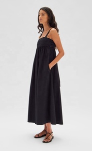 Robe longue d'été tendance 2026 pour femme en mousseline, col rond, imprimé uni, bretelles réglables, dos nu, pour fêtes en extérieur - Product Image 3