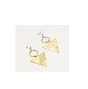 Boucle d'oreille en laiton en forme de triangle pour filles cadeau de mariage boucle d'oreille en laiton coût moins cher fabricant fait à la main de l'inde - Product Image 1