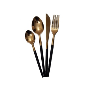 Couverts de luxe antiques de 5 pièces en métal PVD doré écologique de style royal pour les mariages comprenant une fourchette à cuillère à café vintage - Product Image 1