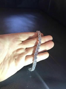 Bracelet tennis en moissanite ronde édition limitée avec argent 925 plaqué or, bijoux fins pour femmes à bas prix - Product Image 2