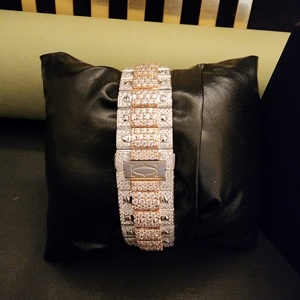 นาฬิกาสแตนเลสแฟชั่นสุดหรูหน้าปัดสี่เหลี่ยมโรมันสีกุหลาบและสีขาวระบบแอนะล็อกเคลื่อนไหวแบบสวิสเต็มรูปแบบ - Product Image 6