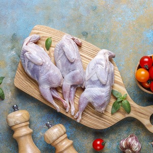 Carne fresca de codornices congelada Piernas enteras limpias con hueso certificado Halal - Product Image 2