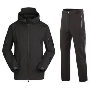 Survêtements pour hommes coupe-vent en nylon et polyester léger et imperméable à l'eau avec logo personnalisé ensemble de survêtement coupe-vent en nylon pour l'extérieur pour hommes - Product Image 2