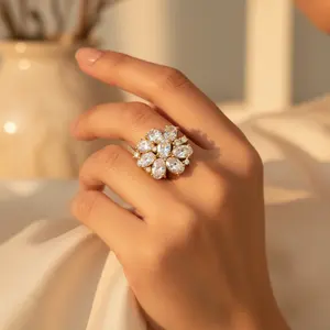 Pendientes de Botón de Flor Chapados en Oro de 14K para Mujer con Circonita Cúbica y Forma de Corazón para Compromiso, Joyería de Oro Rosa Amarillo - Product Image 2