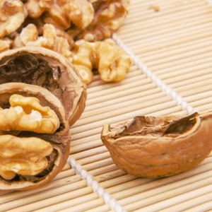 Venta al por mayor 100% Nueces orgánicas naturales Alimentos crudos frescos y nutritivos Snacks secos saludables con garantía de calidad - Product Image 1