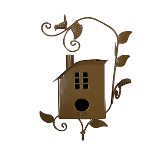 Casa de pájaros de metal marrón | Arte decorativo de jardín de montaje en pared con enredaderas de desplazamiento Precio al por mayor al aire libre - Product Image 1