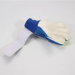 ถุงมือผู้รักษาประตูยางแบบมืออาชีพถุงมือผู้รักษาประตูฟุตบอลวัสดุใหม่ - Product Image 4