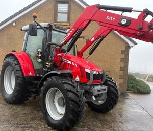 Se vende Massey Ferguson 5613 con cargador - Product Image 1