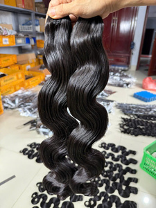 ราคาโรงงานขายส่ง ผมเวอร์จิ้นเรมี่แท้ สีดำธรรมชาติ ผมเวียดนาม ทำมือ ลอนหยักนุ่มลื่น ย้อมสองสี ดับเบิ้ลดรอว์น - Product Image 4