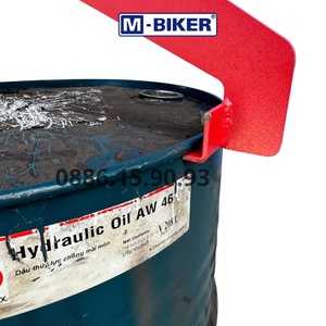 Pince à fût en acier M-Biker : une solution sûre et efficace pour le levage et le abaissement des fûts en acier - Product Image 5