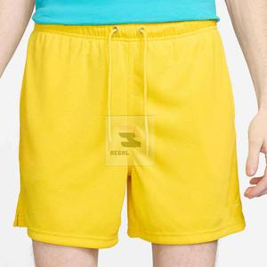 Pantalones cortos de gimnasio deportivos informales para hombre con cintura elástica y bolsillos patrón sólido ecológico - Product Image 2