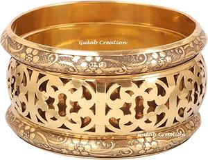 Bracelet en laiton gravé doré fabriqué à la main avec un design de coupe complexe pour un usage traditionnel et ethnique - Product Image 4