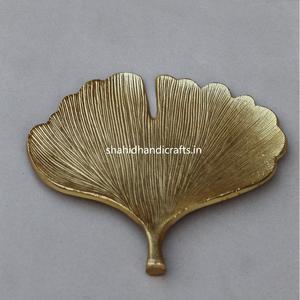 Bandeja de regalo de metal hecha a mano decorativa Bandeja de servicio de oro de metal. - Product Image 3