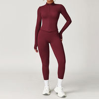 2025 conjuntos de Yoga de entrenamiento de cintura alta con logotipo personalizado para mujer estilo ajustado manga larga con cremallera Top Leggings frente Fitness ropa deportiva