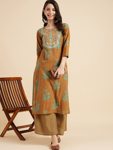 Conjunto de Kurta y Palazzo de Algodón Bordado en Color Beige Elegante y Moderno para Verano, con Cuello Redondo, Cintura Elástica y Lavable - Product Image 5